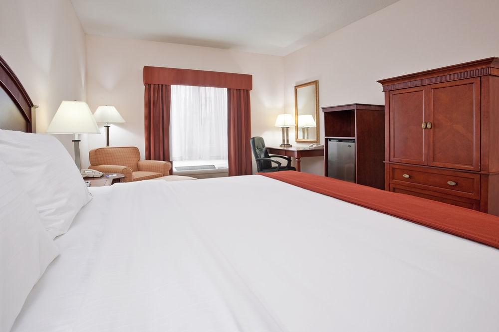 Holiday Inn Express & Suites Detroit - Farmington Hills By Ihg Northville Exterior foto